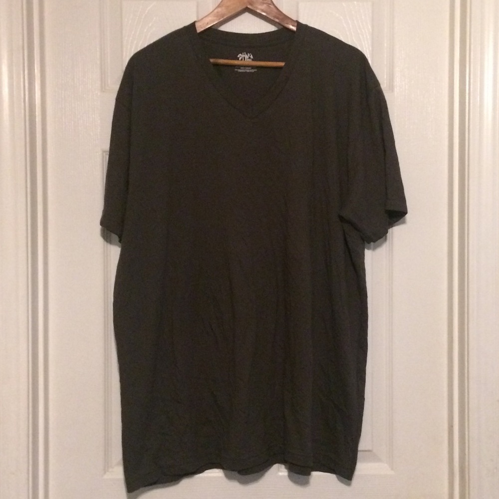✨FREE Shaka Wear Men’s T-Shirt ✨